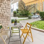 Im Erdgeschoss- Beim Beruehmten Znjan-strand By Interhome דירה