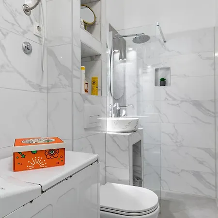 Im Erdgeschoss- Beim Beruehmten Znjan-strand By Interhome 公寓 *