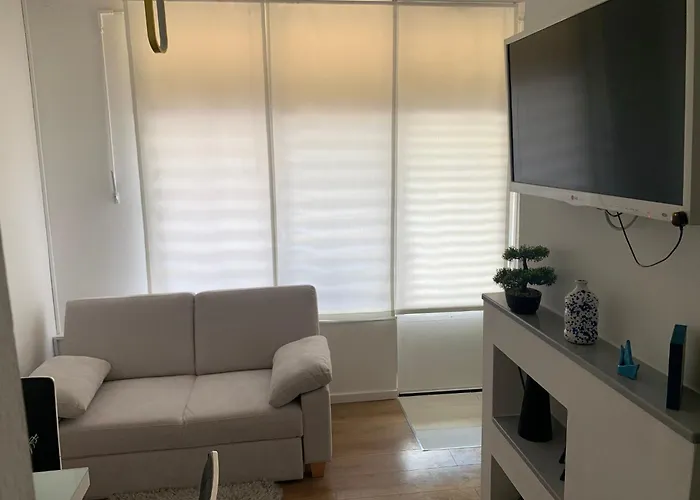 Appartement Im Erdgeschoss- Beim Beruehmten Znjan-strand By Interhome