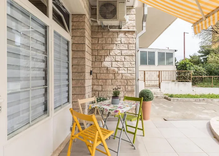 Appartement Im Erdgeschoss- Beim Beruehmten Znjan-strand By Interhome